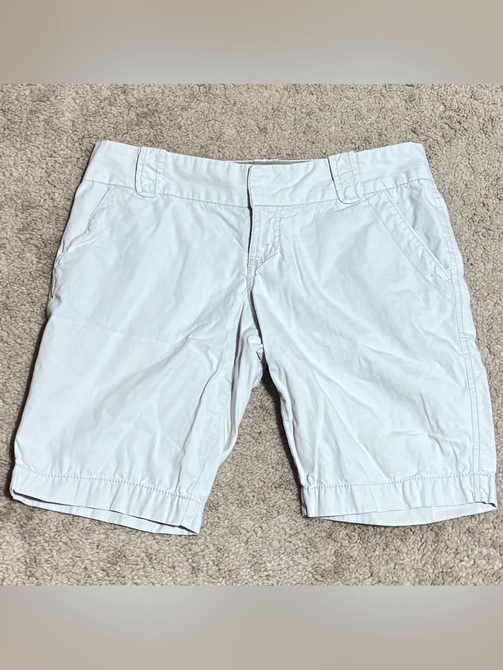 Old Navy Women’s Light Gray Casual 100% Cotton Bermuda Shorts SIZE 2